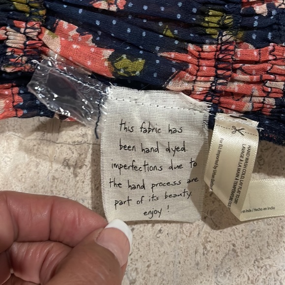 FREE PEOPLE FLORAL PRINK  POLKA DOT SMOCKED TANK FRONT BUTTON SIZE SMALL NEW - Picture 5 of 6